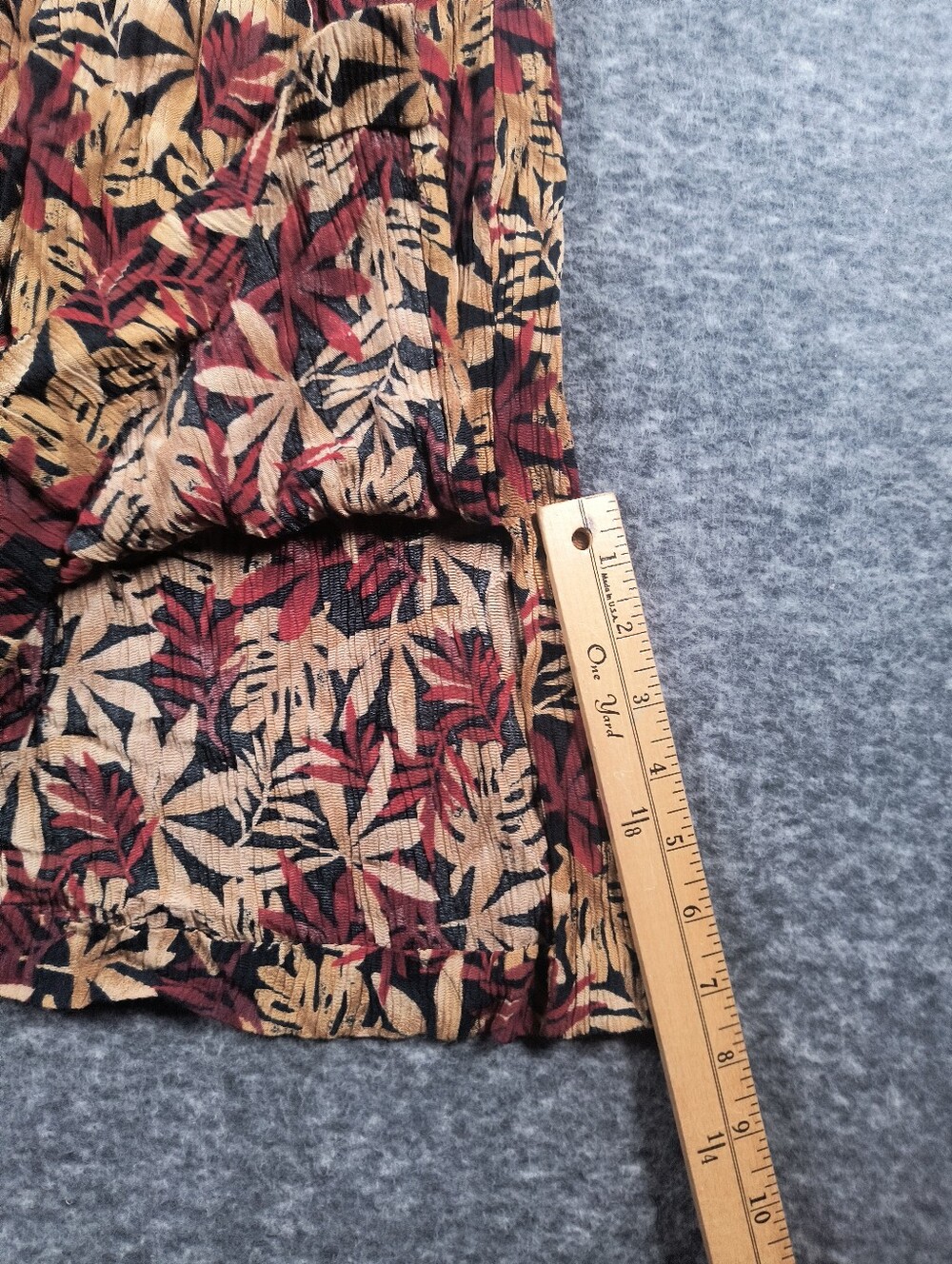 🔥Bundle 2 For $7🔥 Vintage white stag crinkle rayon midi dress, women's medium - Picture 13 of 13